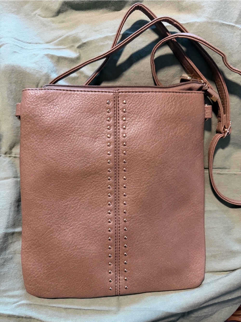 Montana West Mauve Crossbody with Stud-Trim - Picture 2 of 6